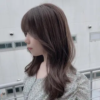 セミロング カラー レイヤーカット 透明感カラーのヘアスタイル