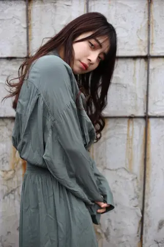 ロング 岩渕 由里香のヘアスタイル