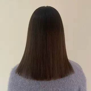 セミロング 蓑輪璃央 ショートカットのヘアスタイル