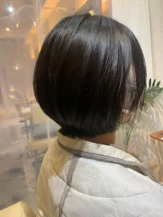 ショート カラー putri 川邉 優花のヘアスタイル