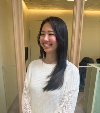 セミロング 八村 一花のヘアスタイル