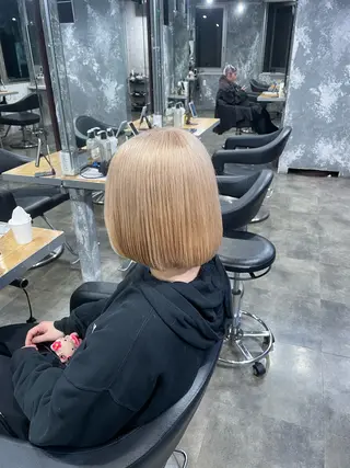 ショート カラー ハイトーン 横浜💞ミオのヘアスタイル
