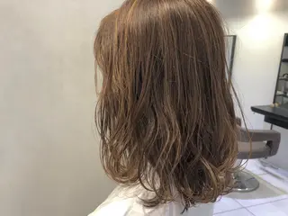 ミディアム カラー 渡邊 桃香のヘアスタイル