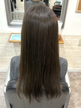 ロング カラー 堀川 希歩のヘアスタイル