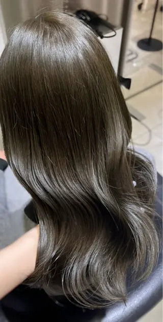 ロング 韓国風レイヤーカラー ライムのヘアスタイル