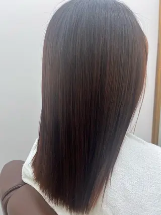 ミディアム Miyabi/ スパ/シェービングのヘアスタイル