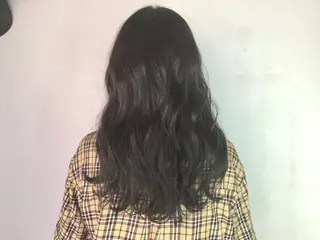セミロング カラー VIRETTA 【ヴィレッタ】のヘアスタイル