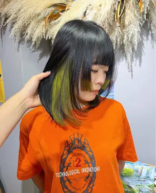ミディアム カラー 透明感ハイトーン🦄 キラ🌈のヘアスタイル