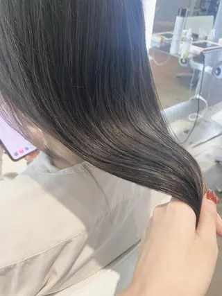 ロング カラー 山下 千明のヘアスタイル