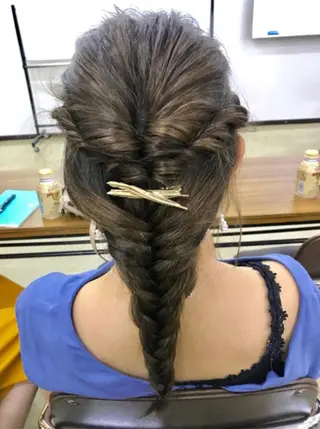 ロング ヘアアレンジ 【脱毛サロン iiris】占い可のエステ・リラクイメージ