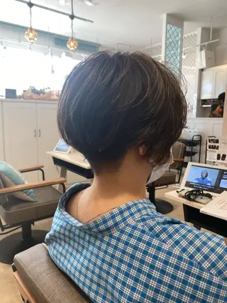 ショート カラー 饒平名 知也のヘアスタイル