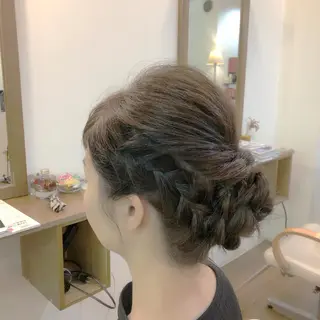 セミロング ヘアアレンジ 塩崎 春香のヘアスタイル