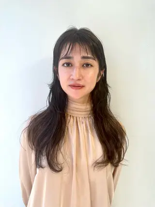 ロング 山本 菜月のヘアスタイル