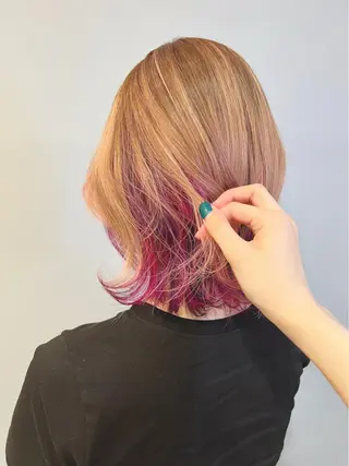 ミディアム カラー 宮原 佳苗のヘアスタイル