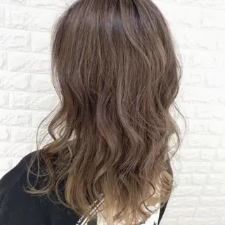ロング カラー 福森 みずきのヘアスタイル