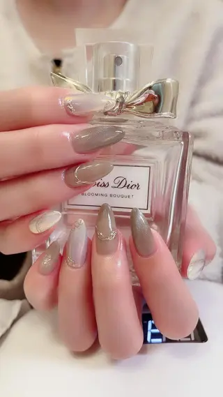 ロング カラー ネイル Petite Cannelleのネイルデザイン