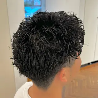 ショート パーマ メンズ 吉田 新平のヘアスタイル