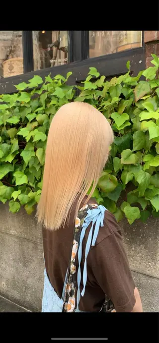 セミロング カラー れい🫧 ハイトーン特化のヘアスタイル