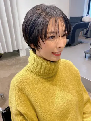 ショート カラー 💓パーマ，💗 レイヤーカットのヘアスタイル