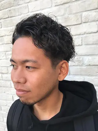 ショート カラー パーマ メンズ 平内 賢人のヘアスタイル