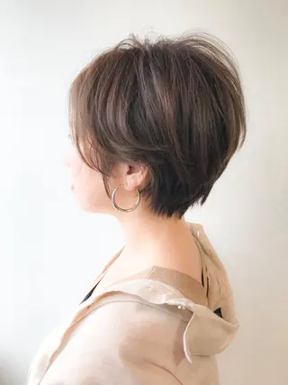 ショート カラー 松本 俊樹のヘアスタイル