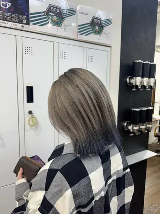 ミディアム 横浜🦋ハイトーン 🫐シャドウルーツのヘアスタイル