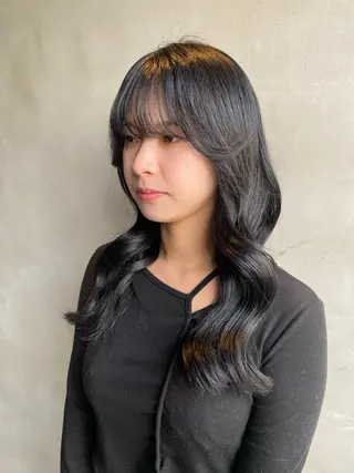 ロング 韓国風レイヤー× くびれヘア艶髪のヘアスタイル