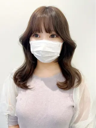 セミロング カラー 韓国レイヤーカット/ ダブルカラーのヘアスタイル