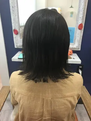 ミディアム カラー 岡本 智次のヘアスタイル