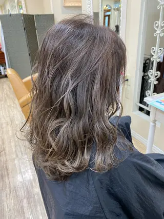 カラー SALOWIN栄 高須大貴のヘアスタイル