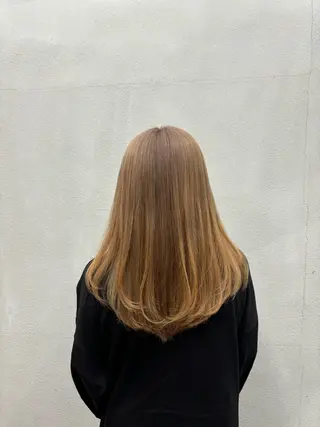 ミディアム カラー mono / Manatoのヘアスタイル