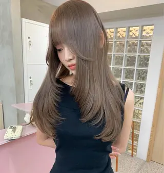 ロング 梅田/ハイトーン/ Riona🩵のヘアスタイル