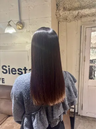 ロング 透明感カラー アンリのヘアスタイル