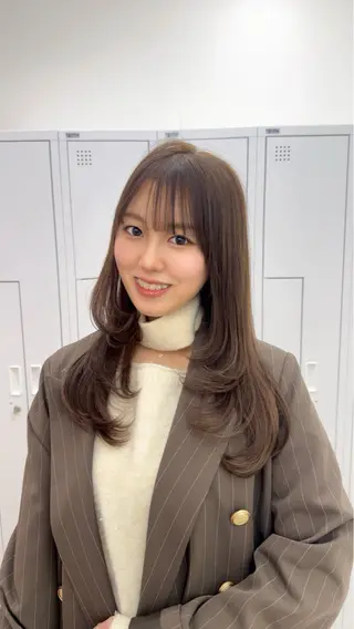 セミロング ブリーチなし/暖色/ 艶髪/ユリヤのヘアスタイル