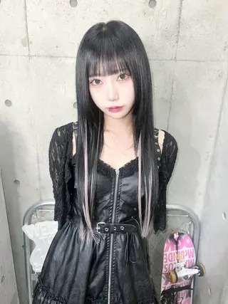 ロング ホワイト&レイヤーカ ットエクステ長畠俊輔のヘアスタイル