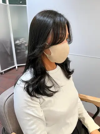 ロング カラー 片岡 由依のヘアスタイル