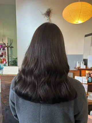 セミロング 三國 栞音のヘアスタイル