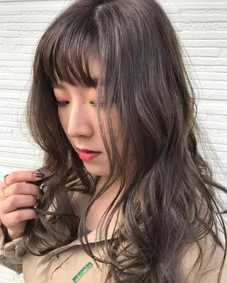 ロング カラー パーマ 🍋透け感カラー🍃 オリーブ🍐Kahoのヘアスタイル