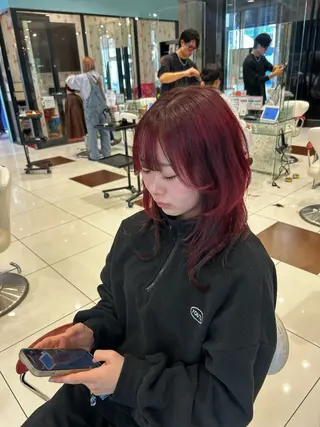 セミロング ハイトーンカラー✨️ 艶カラー特化Amiのヘアスタイル