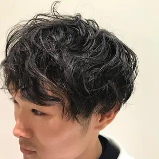 ショート パーマ メンズ 鳥越 一希のヘアスタイル