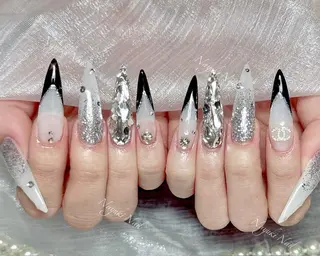 ネイル 🦋 Queenieのネイルデザイン