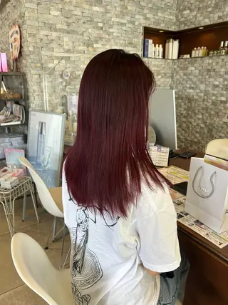 セミロング カラー 丸山 莉世のヘアスタイル