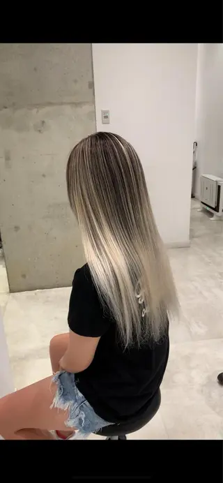ロング カラー れい🫧 ハイトーン特化のヘアスタイル