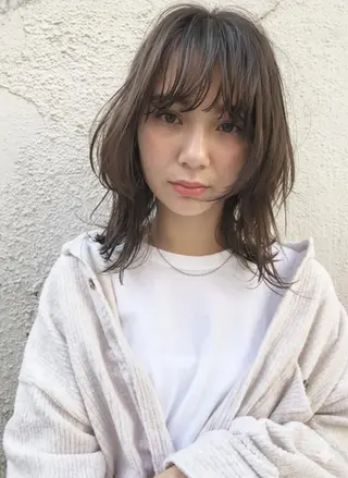 セミロング 大塚 美緒のヘアスタイル