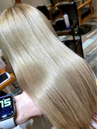 ロング カラー 韓国風・ブリーチなし ・あり後藤 一斗店長のヘアスタイル