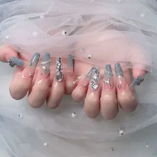 ネイル Hin Nailsのネイルデザイン