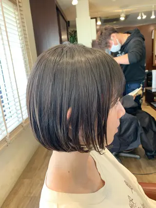 ショート SAEKI【ior 】北千住店ブリーチのヘアスタイル