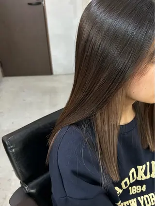 セミロング カラー 山中 望緒のヘアスタイル