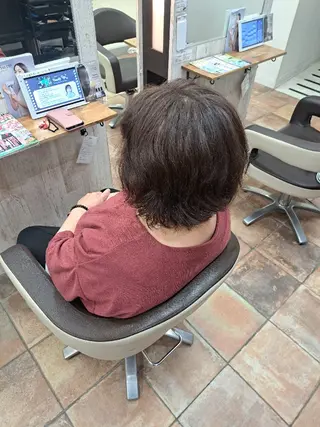 ショート カラー 上田 真菜美のヘアスタイル