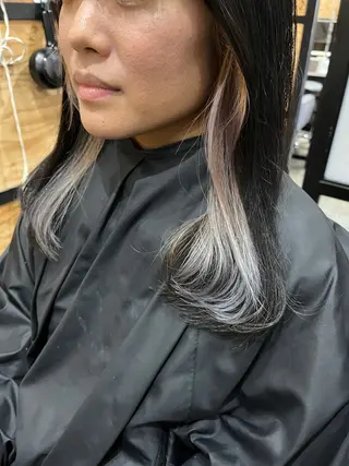 ミディアム カラー 久木原 ゆりのヘアスタイル